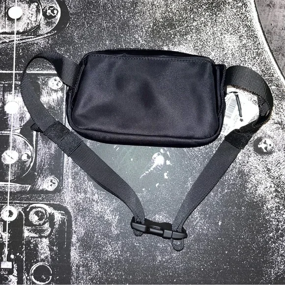 NWT Lululemon Belt Bag - Picture 2 of 9